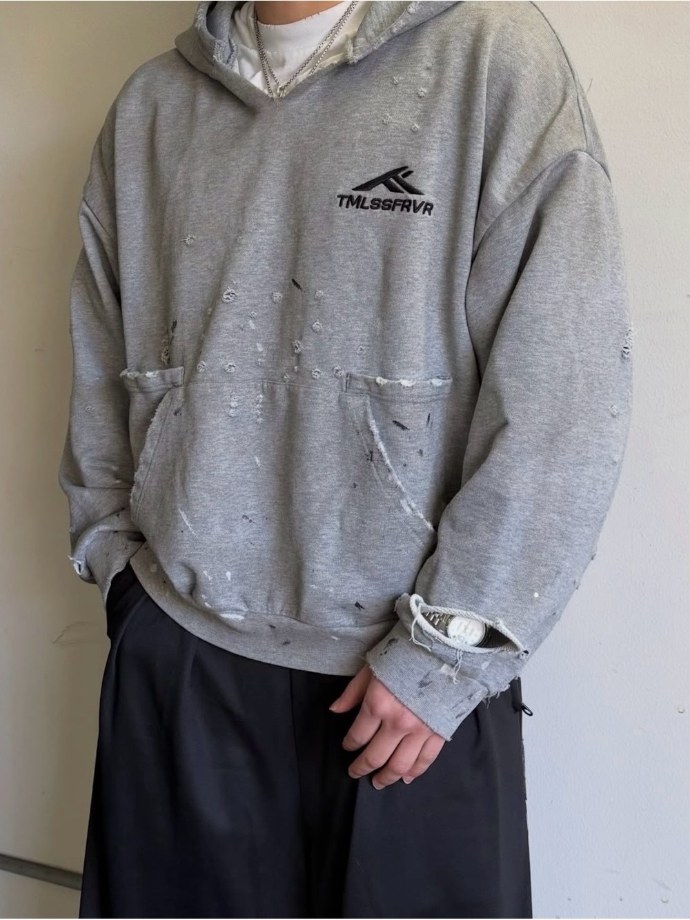 TMLSSFRVR distressed grey hoodie